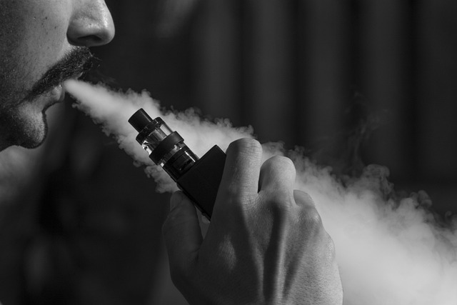 Elektronické cigarety jsou oblíbené.